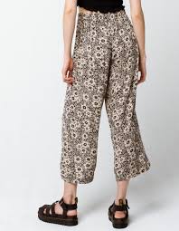 Back view of Sisstrevolution Dusty Skies WVN Pant in black floral print.