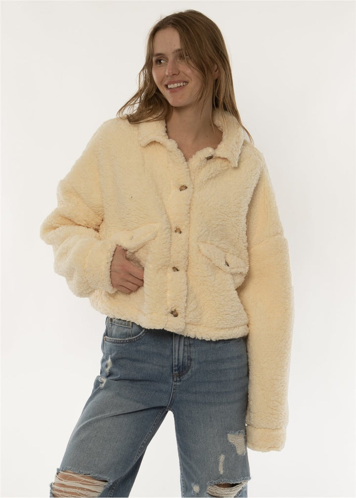 Sisstrevolution Bungalow Sherpa Jacket in cream, cozy and stylish outerwear.