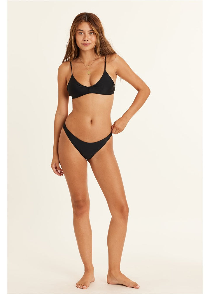 Sisstrevolution Seeker Solid Bralette Swim Top - Black
