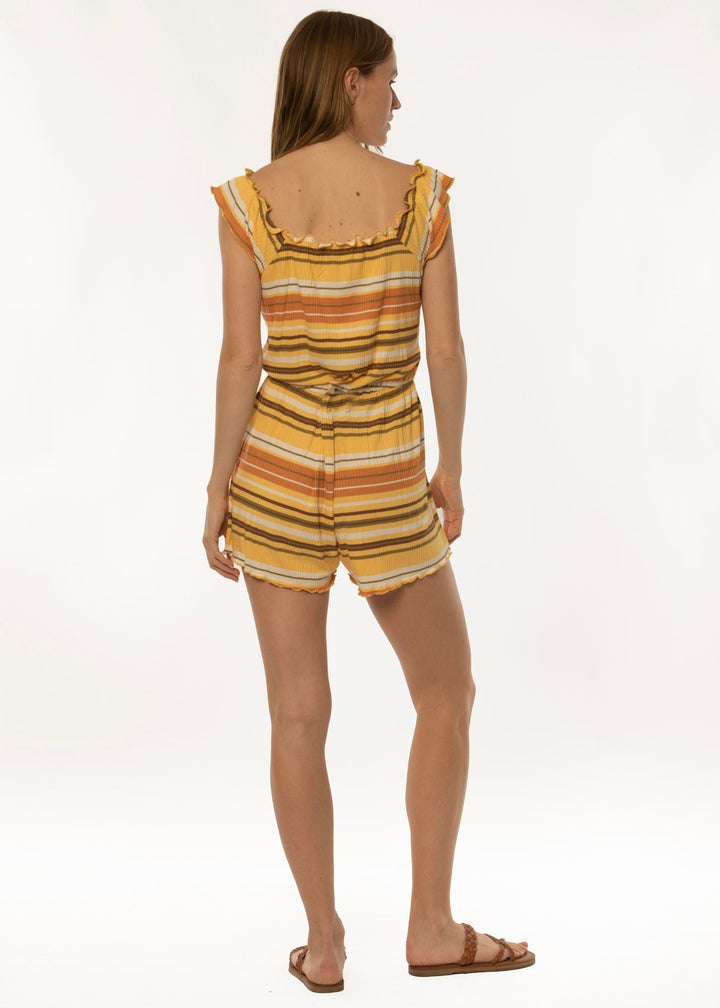 Sisstrevolution Horizon Peak SS Knit in honey with striped design, back view.