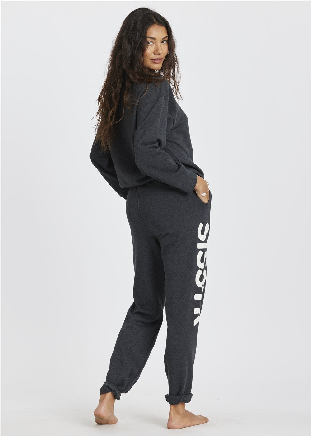 Sisstr Happiness Awaits Crew Fleece - sisstrevolution.co.uk