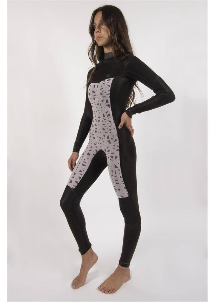 Sisstrevolution 7 Seas 3/2 chest full wetsuit in black with patterned chest panel, side view.